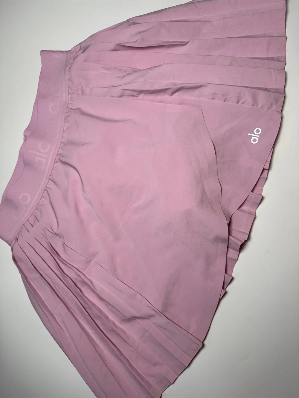 ALO Yoga Pleated Skater Tennis Skirt in Dusty Pink